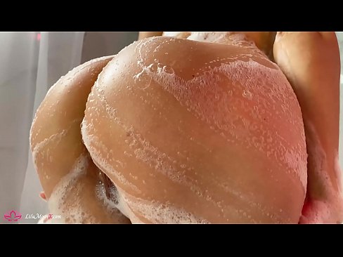 ❤️ 布鲁内特在淋浴时用振动器自慰阴部达到强烈的高潮 ❤️ Porno fb❌️❤
